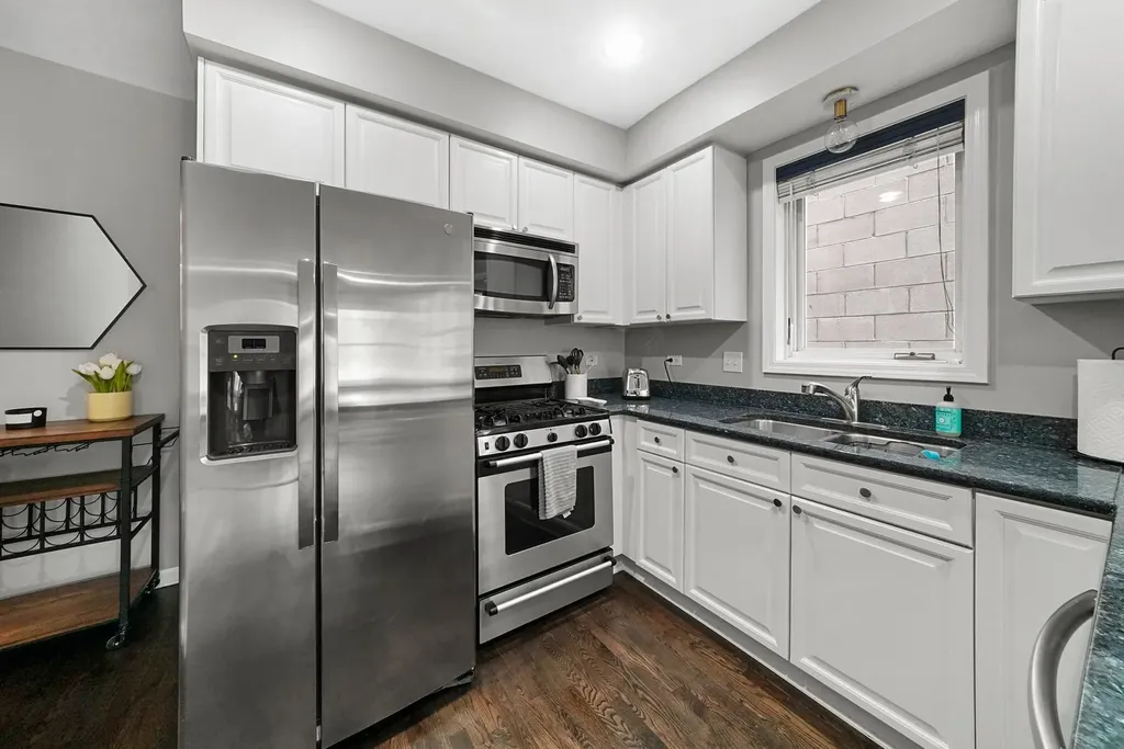 922 North Wood Street Chicago IL 60622
