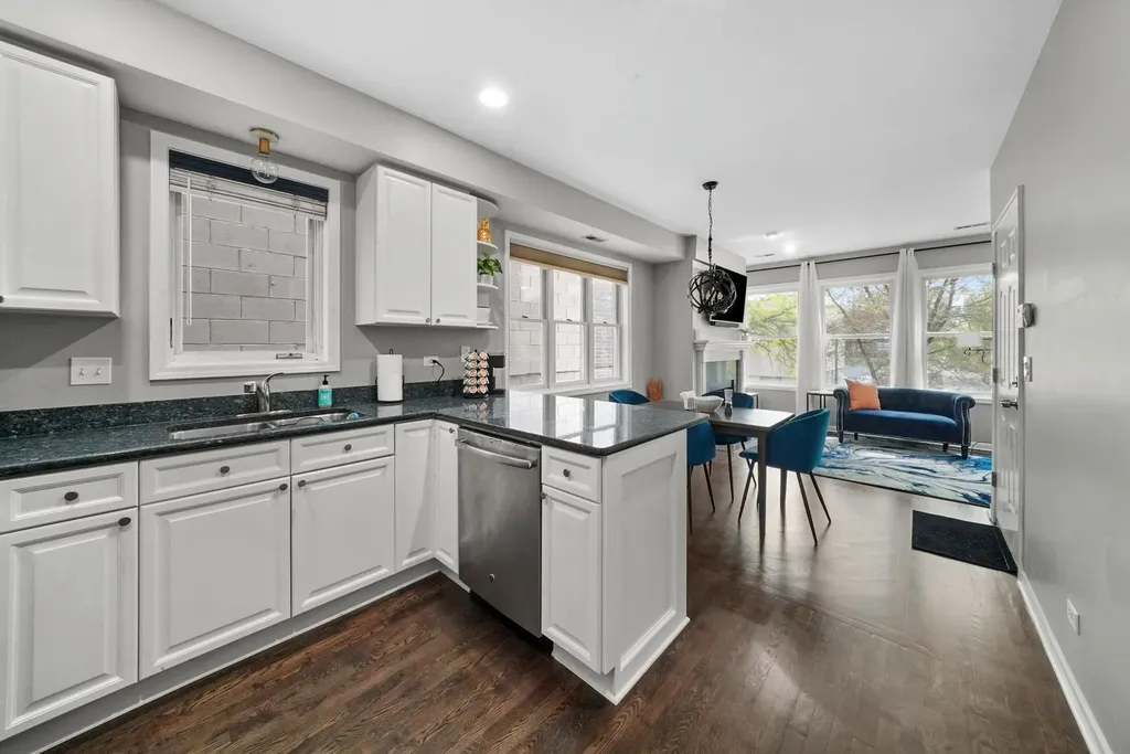 922 North Wood Street Chicago IL 60622