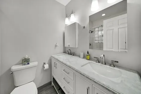 922 North Wood Street Chicago IL 60622