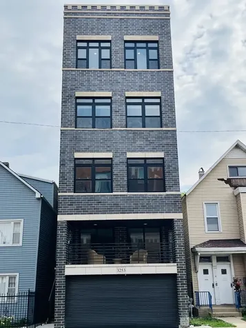 3253 North Elston Avenue Chicago IL 60618