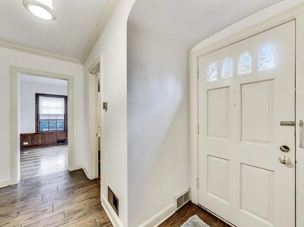 2929 Indianwood Road Wilmette IL 60091