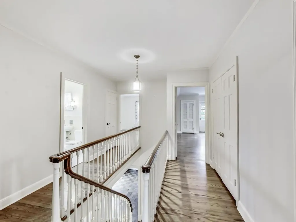 2929 Indianwood Road Wilmette IL 60091