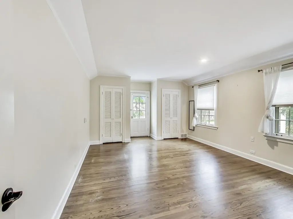 2929 Indianwood Road Wilmette IL 60091