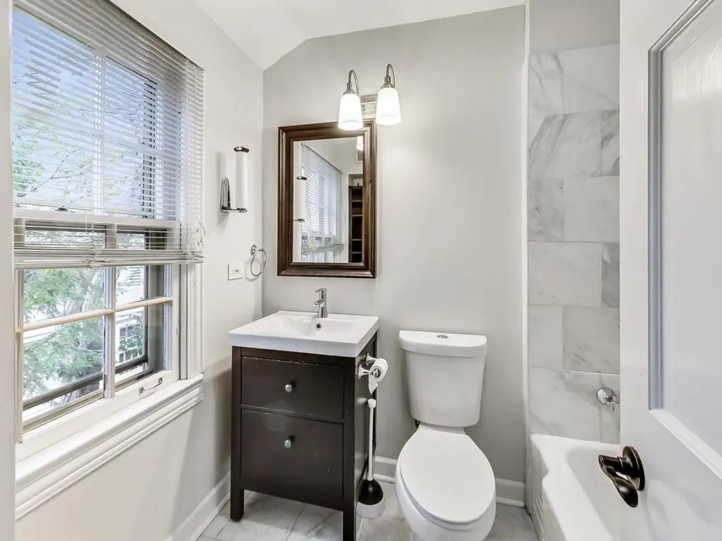 2929 Indianwood Road Wilmette IL 60091
