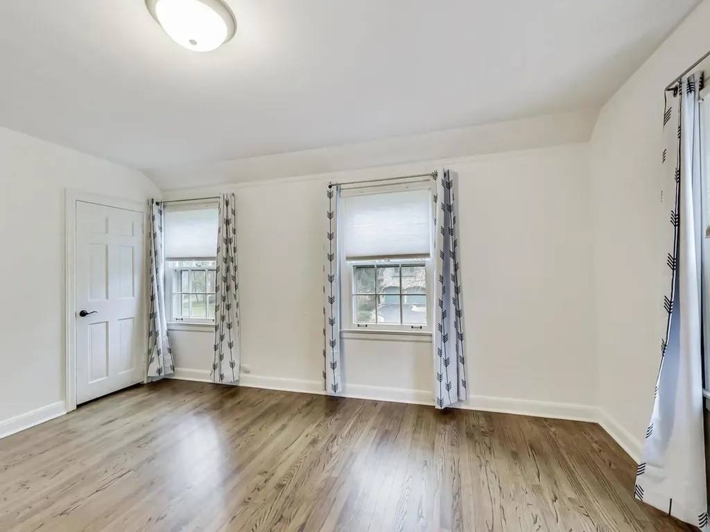 2929 Indianwood Road Wilmette IL 60091