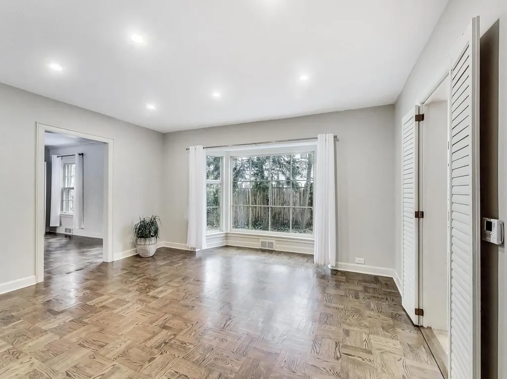 2929 Indianwood Road Wilmette IL 60091