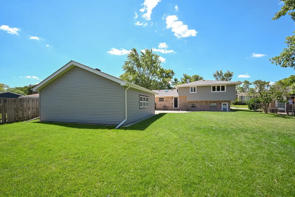 9920 La Reina Real Street Orland Park IL 60462