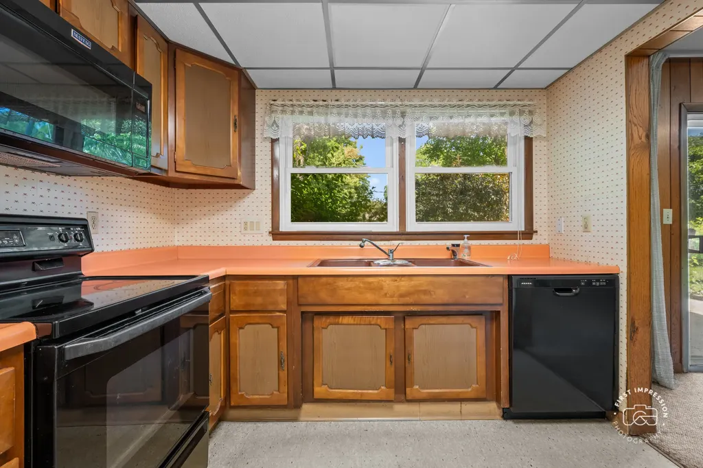 877 North Fordham Avenue Aurora IL 60506