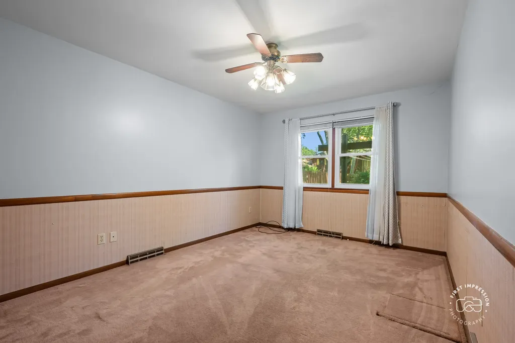 877 North Fordham Avenue Aurora IL 60506