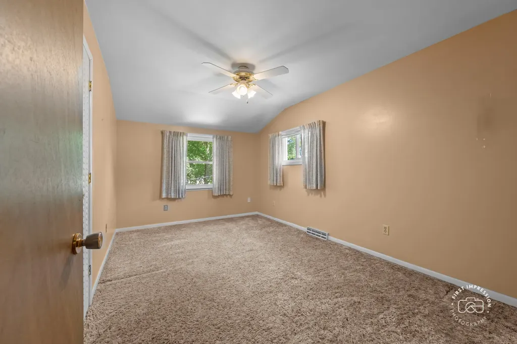 877 North Fordham Avenue Aurora IL 60506