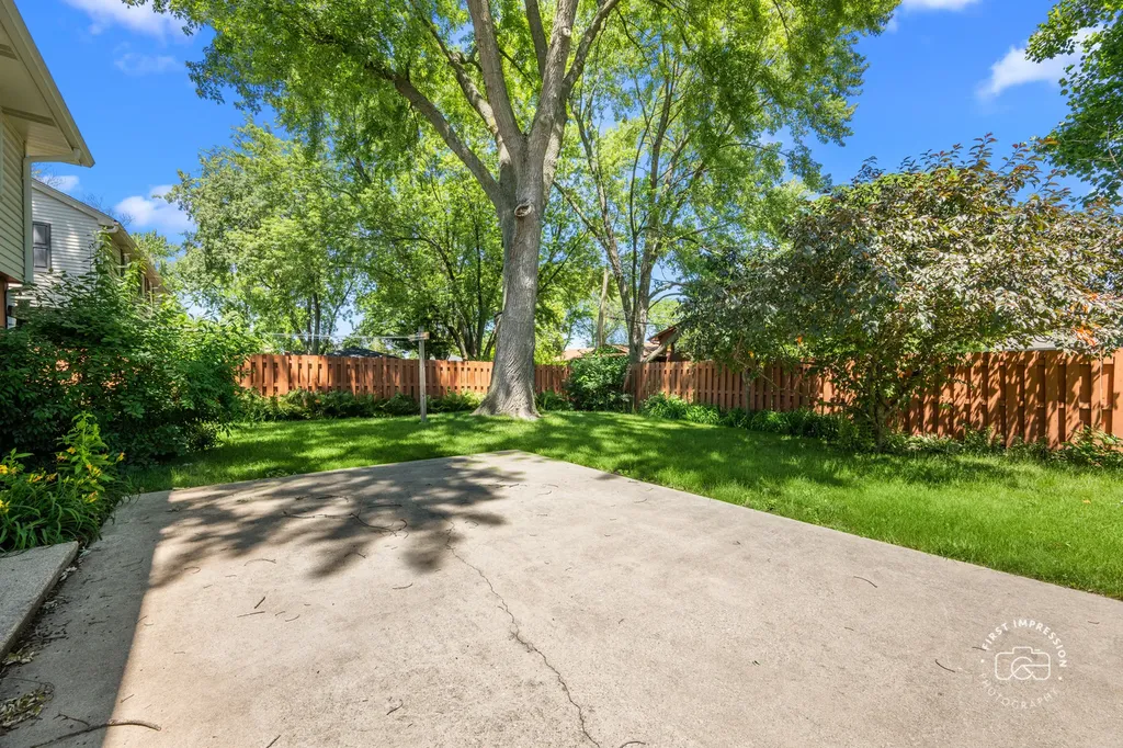 877 North Fordham Avenue Aurora IL 60506