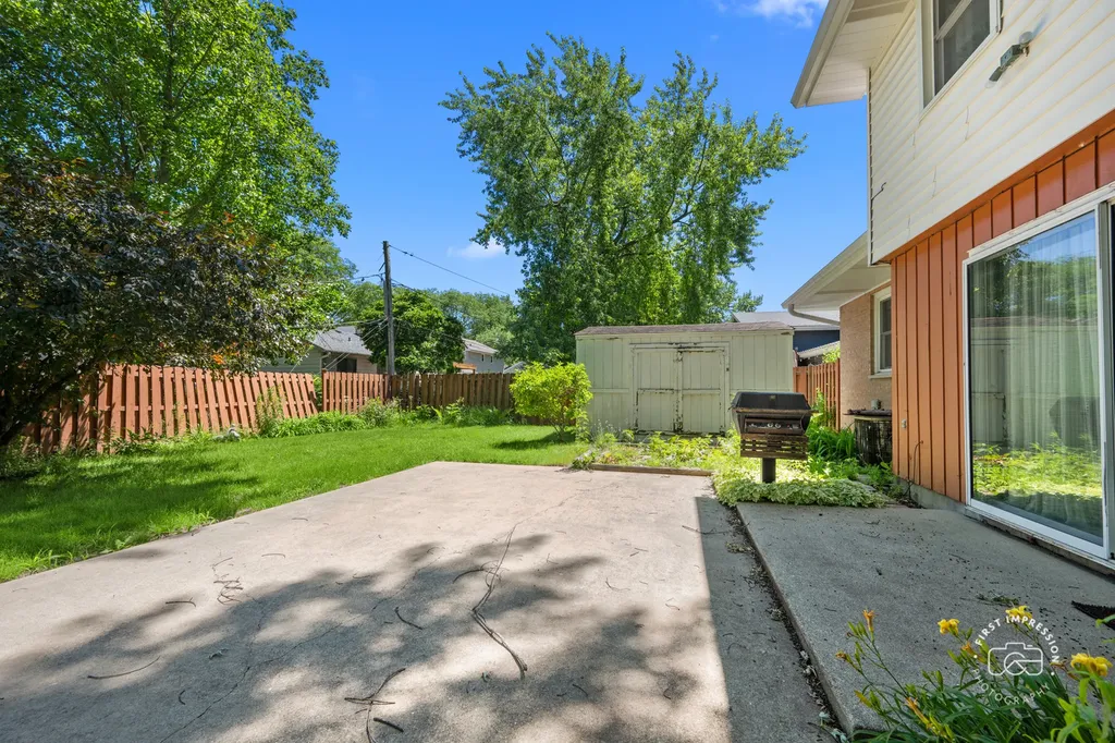 877 North Fordham Avenue Aurora IL 60506