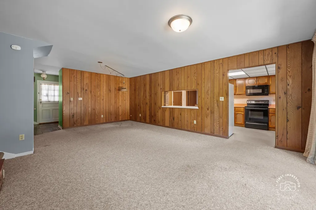 877 North Fordham Avenue Aurora IL 60506