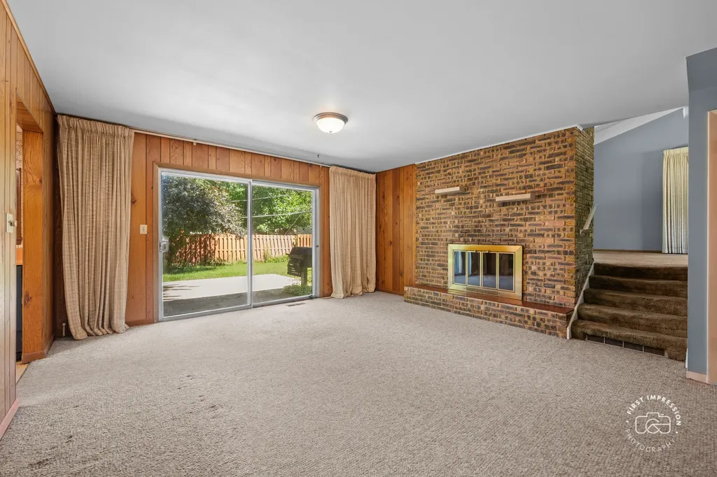 877 North Fordham Avenue Aurora IL 60506