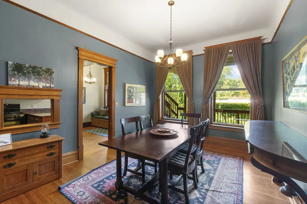 5744 South Kenwood Avenue Chicago IL 60637