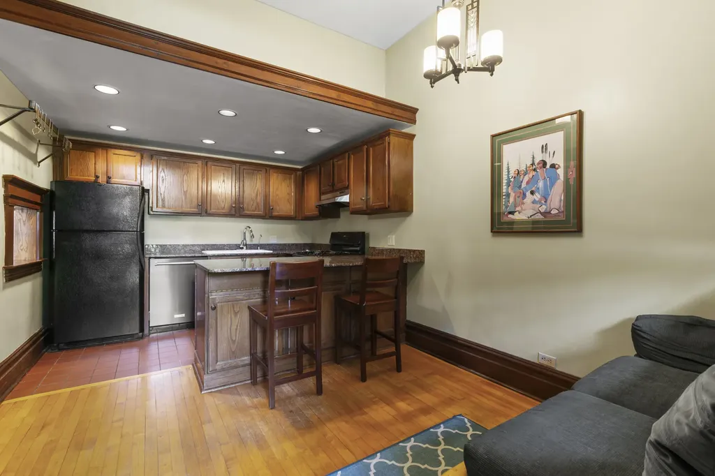 5744 South Kenwood Avenue Chicago IL 60637