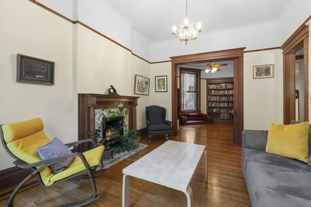 5744 South Kenwood Avenue Chicago IL 60637