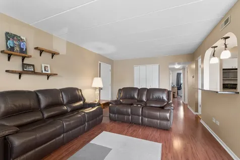 9111 South Roberts Road Hickory Hills IL 60457