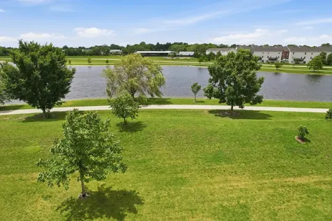 311 Bradford Avenue Savoy IL 61874