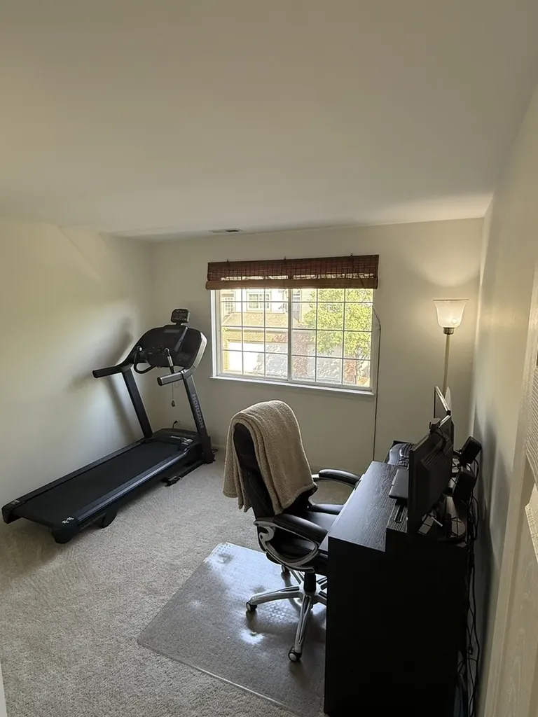 1045 Woodview Court Aurora IL 60502