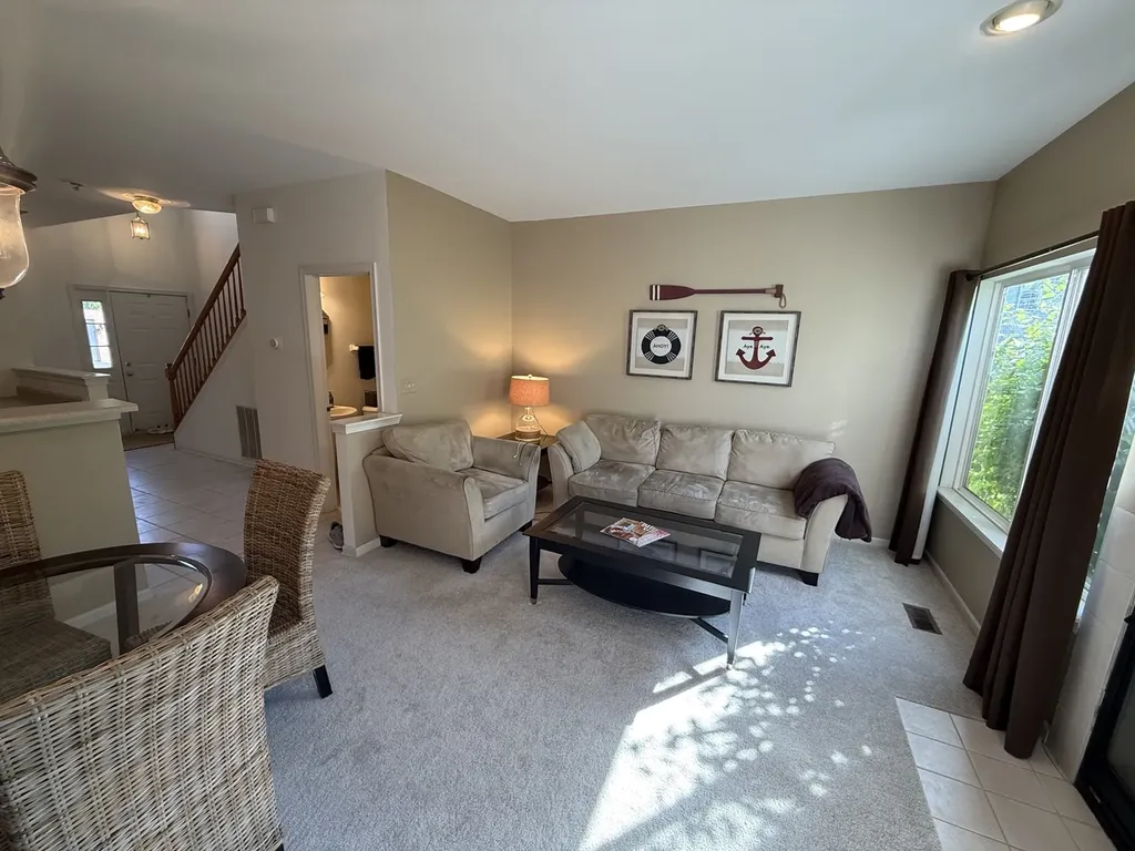 1045 Woodview Court Aurora IL 60502