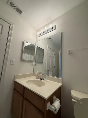 1045 Woodview Court Aurora IL 60502