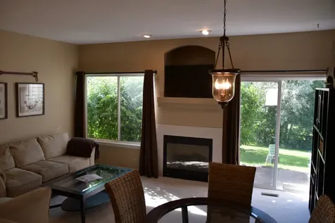 1045 Woodview Court Aurora IL 60502