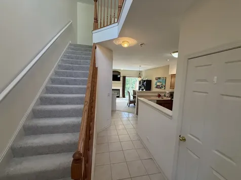 1045 Woodview Court Aurora IL 60502