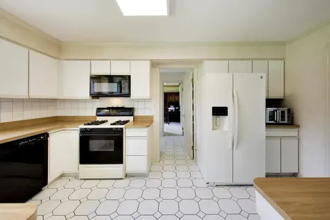 4269 Terri Lyn Lane Northbrook IL 60062