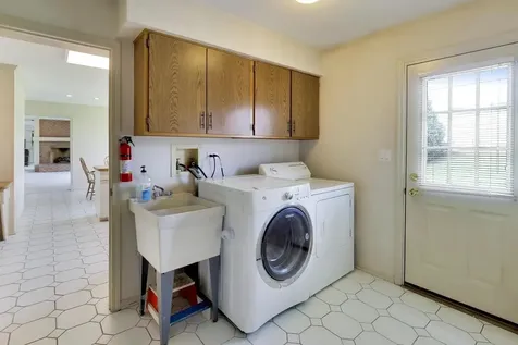 4269 Terri Lyn Lane Northbrook IL 60062