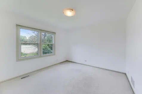 4269 Terri Lyn Lane Northbrook IL 60062