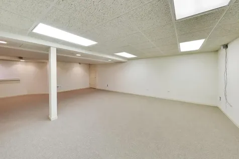 4269 Terri Lyn Lane Northbrook IL 60062