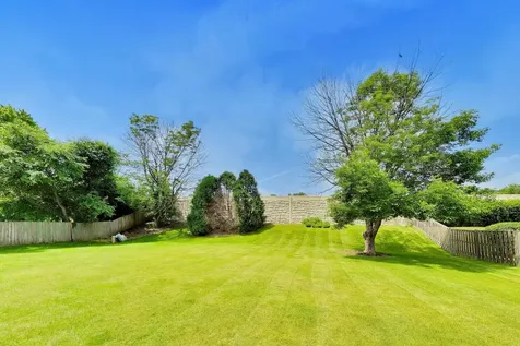 4269 Terri Lyn Lane Northbrook IL 60062