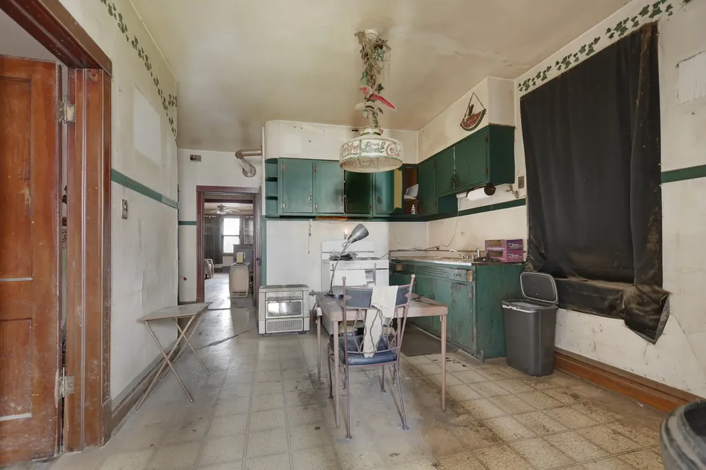 3018 West 42nd Street Chicago IL 60632