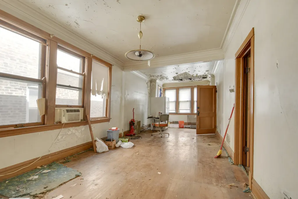 3018 West 42nd Street Chicago IL 60632