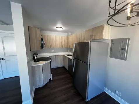 2020 West Farwell Avenue Chicago IL 60645