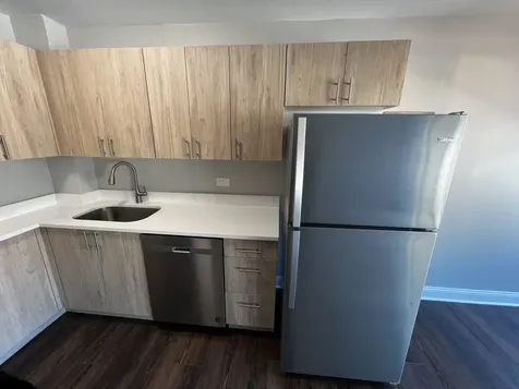 2020 West Farwell Avenue Chicago IL 60645