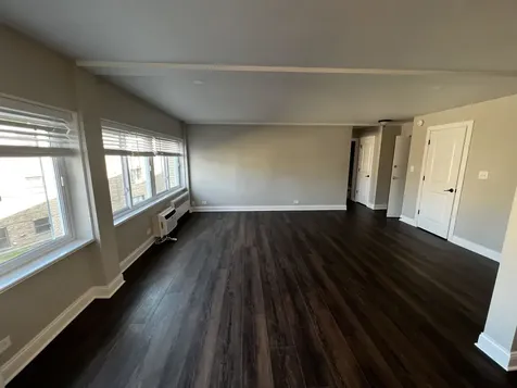 2020 West Farwell Avenue Chicago IL 60645