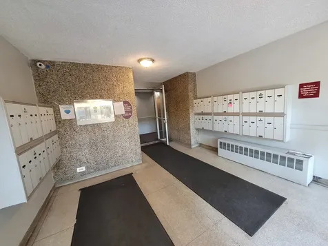 2020 West Farwell Avenue Chicago IL 60645