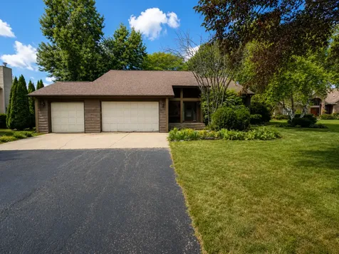 38222 North Golf Lane Drive Wadsworth IL 60083