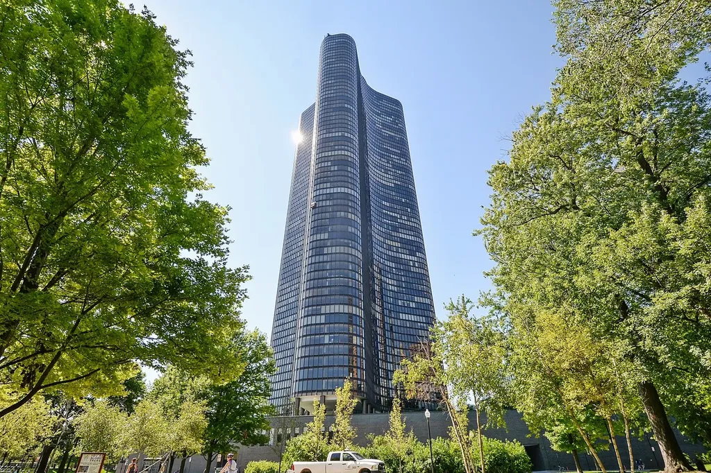505 North Lake Shore Drive Chicago IL 60611