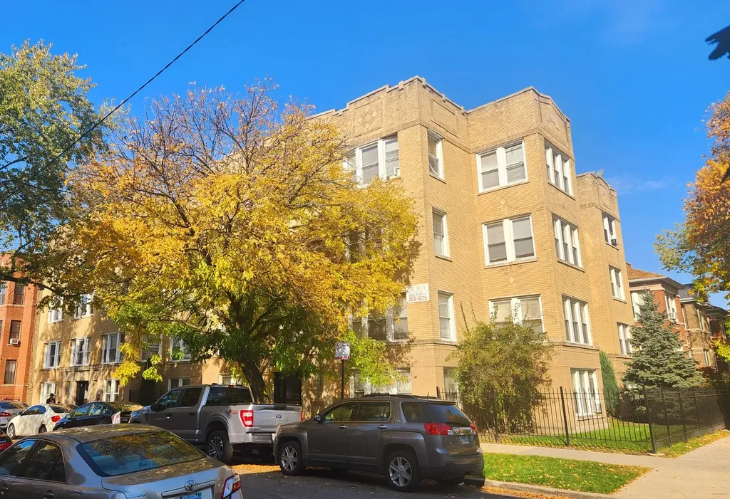 3044 West Leland Street Chicago IL 60625