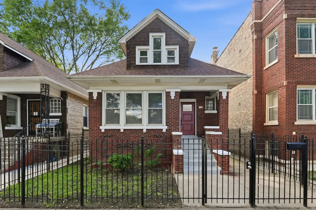 1506 North Lotus Avenue Chicago IL 60651