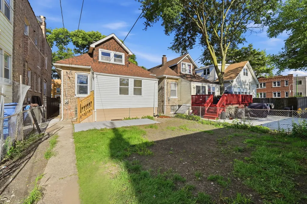 1506 North Lotus Avenue Chicago IL 60651