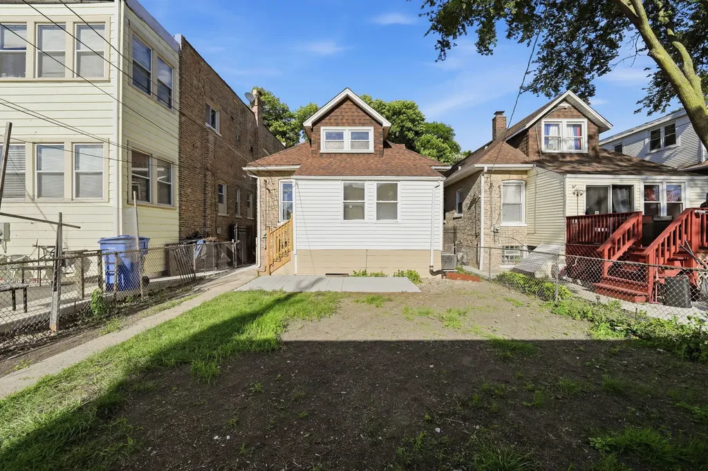 1506 North Lotus Avenue Chicago IL 60651