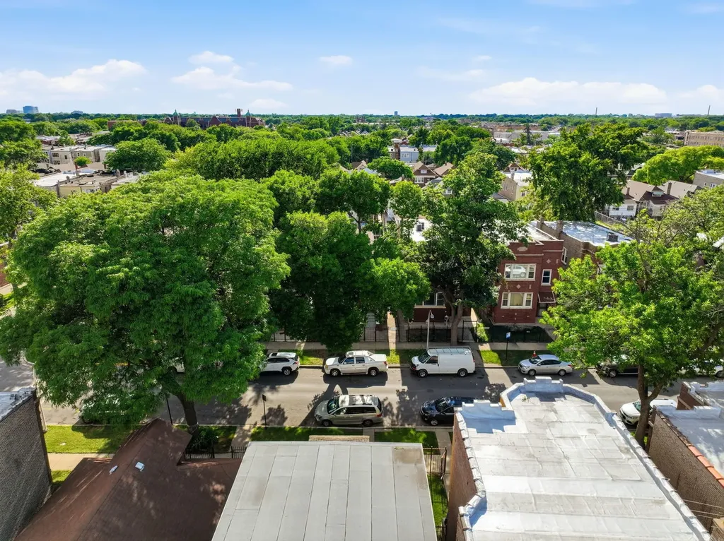 1506 North Lotus Avenue Chicago IL 60651