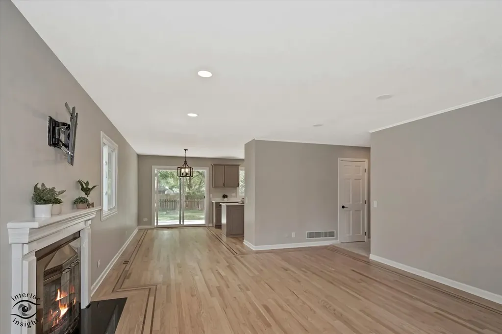 30W150 Foxboro Court Warrenville IL 60555