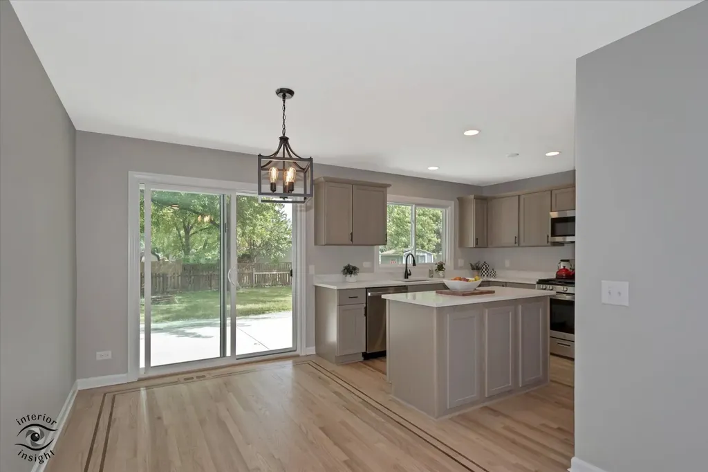 30W150 Foxboro Court Warrenville IL 60555