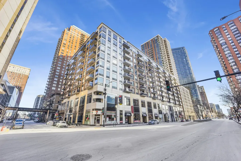 1 East 8th Street Chicago IL 60605