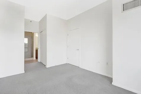 1 East 8th Street Chicago IL 60605